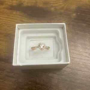 Elegant Gold Heart Ring
